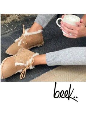 Beek Penguin Genuine Shearling Lace up Chukka Booties Size 8 Tan Suede NEW